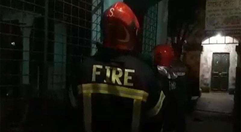 খুলনা সাব-রেজিস্ট্রি অফিসে আগুন; পেট্রোল বোমা নিক্ষেপের অভিযোগ