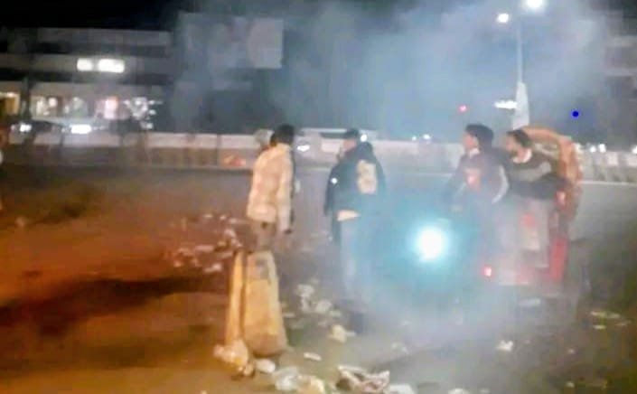 মানিকগঞ্জ বাসস্ট্যান্ডে ককটেল বিস্ফোরণ, মোটরসাইকেলে পালিয়েছে দুর্বৃত্তরা