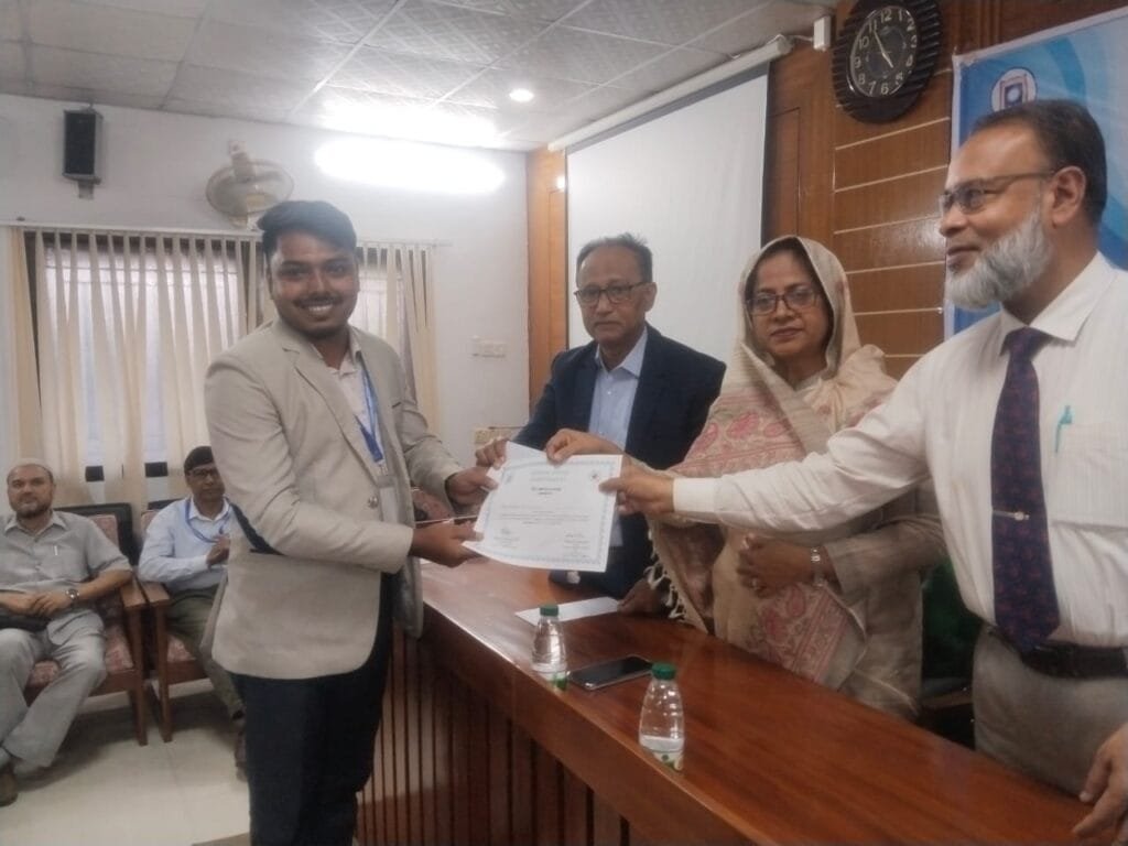 আন্তর্জাতিক সম্মেলনে ইউআইটিএস প্রভাষকের অসাধারণ সাফল্য অর্জন