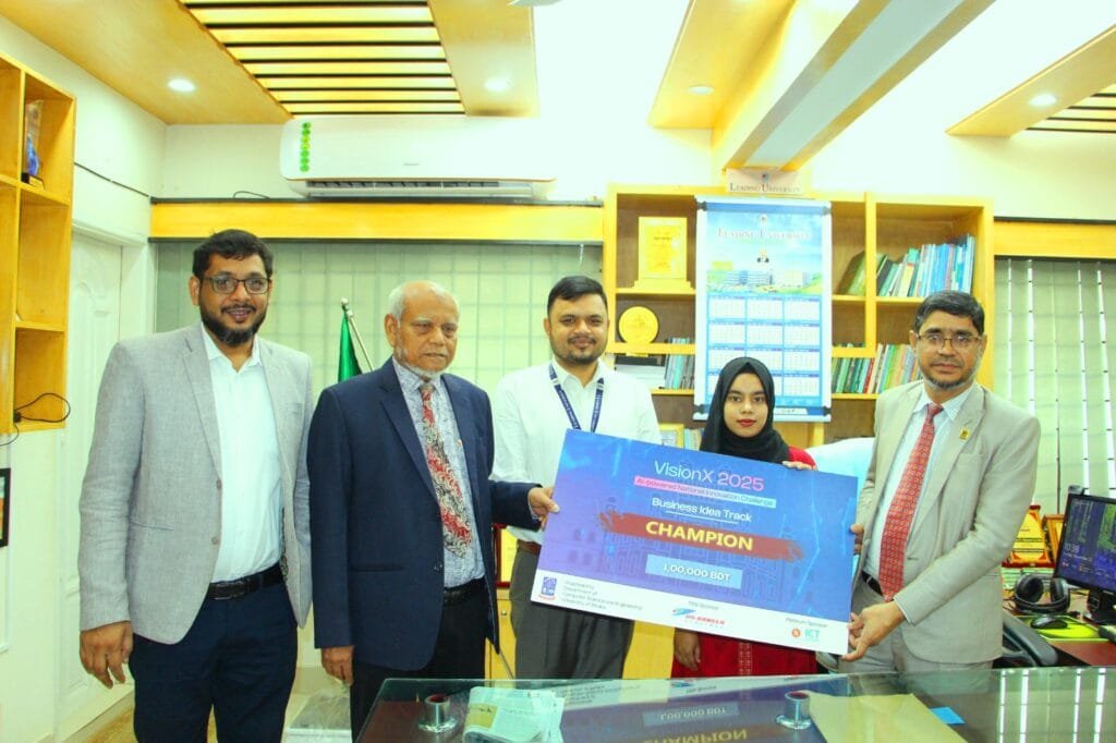 ভিশনএক্স ২০২৫ এর চ্যাম্পিয়ন টিম স্টিচ এআই কে লিডিং ইউনিভার্সিটির অভিনন্দন