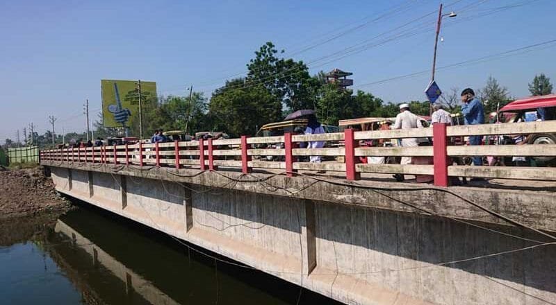 গল্লামারী জোড়া ব্রিজ: সময় পেরোচ্ছে, কাজ নয়—ক্ষোভে উন্নয়ন সংগ্রাম সমন্বয় কমিটি