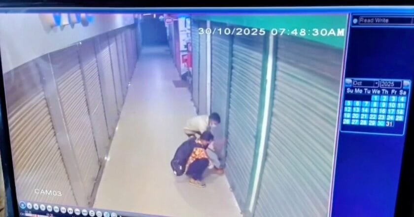 মানিকগঞ্জে দুর্ধর্ষ চুরি; চোরচক্র ধরতে মাঠে নেমেছে পুলিশ