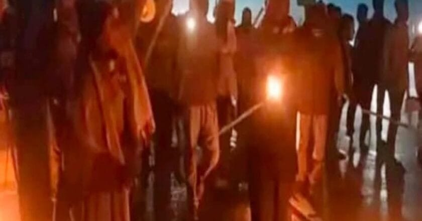 মানিকগঞ্জ-১ আসনে বিএনপি’র মনোনয়ন ঘিরে অসন্তোষ; রাস্তা অবরোধ ও মশাল মিছিল