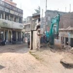 প্রকল্পে অনিয়ম–অব্যবস্থাপনা: মাদ্রাসাসহ স্থাপনা গুঁড়িয়ে দিল সওজ