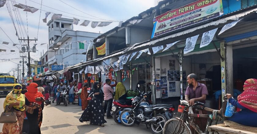 চুকনগর-যতিন কাশিম সড়কের অবৈধ স্থাপনা উচ্ছেদে হাইকোর্টের রায়, এক মাসেও বাস্তবায়ন হয়নি