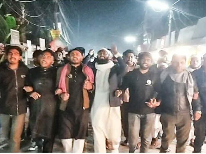 ওসমান হাদিকে গুলির ঘটনায় মানিকগঞ্জে ছাত্র-জনতার বিক্ষোভ