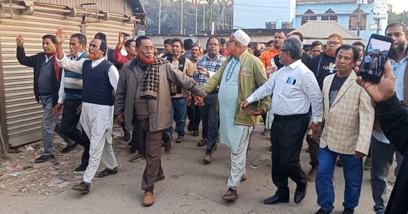 সলঙ্গায় জুলাই যোদ্ধা ওসমান হাদির উপর হামলার প্রতিবাদে বিক্ষোভ মিছিল অনুষ্ঠিত 