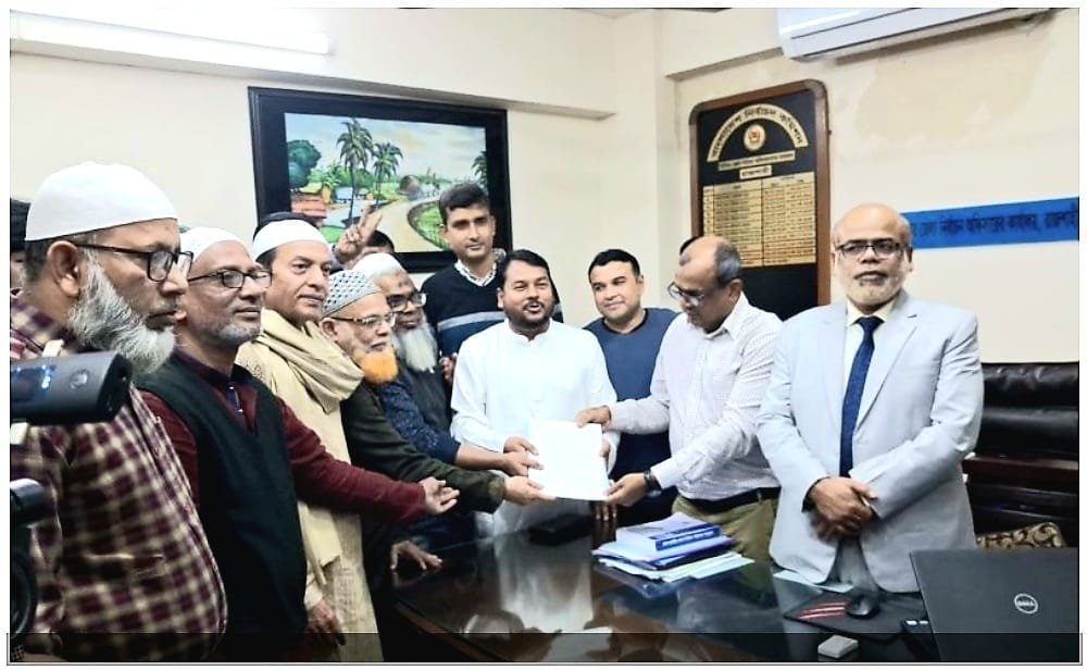 রাজশাহী-২ আসনে বিএনপির প্রার্থী হিসেবে মিনুর মনোনয়নপত্র সংগ্রহ