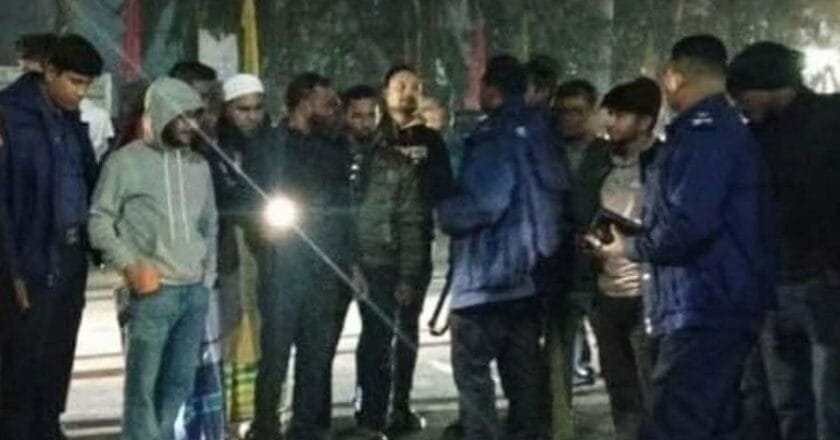 মানিকগঞ্জ জেলা প্রশাসকের কার্যালয় সংলগ্ন এলাকায় ককটেল বিস্ফোরণ