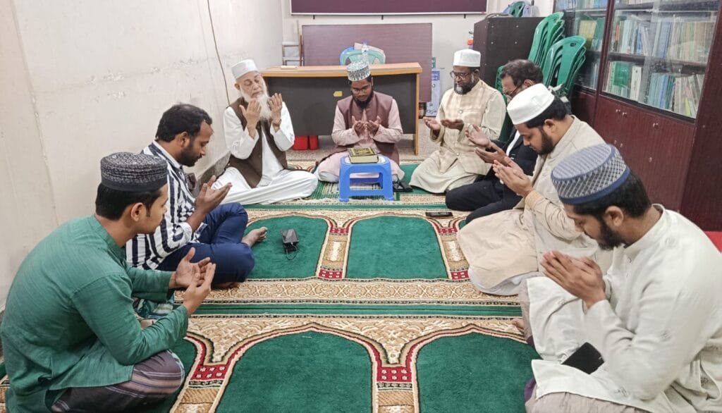 জুলাইযোদ্ধা ওসমান হাদীর দ্রুত সুস্থতা কামনায় ইসলামী ঐক্য আন্দোলনের দোয়া মাহফিল