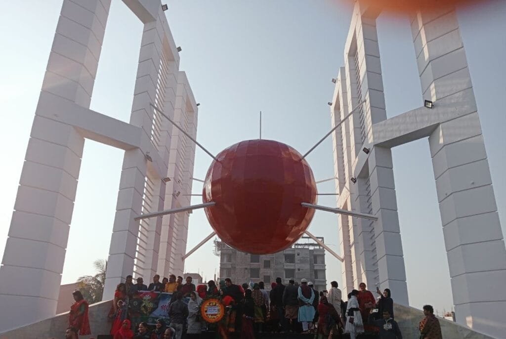 খুলনায় যথাযোগ্য মর্যাদায় মহান বিজয় দিবস উদযাপন