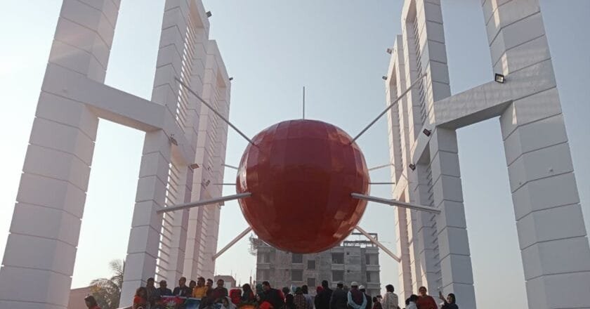 খুলনায় যথাযোগ্য মর্যাদায় মহান বিজয় দিবস উদযাপন