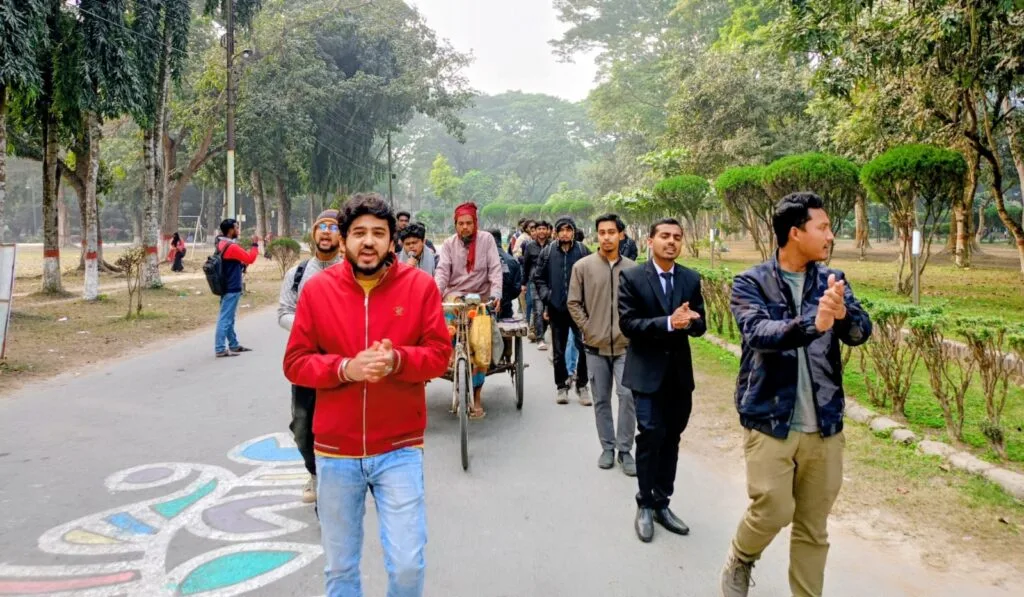 হাদি-দীপু হত্যাকাণ্ডের প্রতিবাদে ইবিতে সনাতনীদের মিছিল