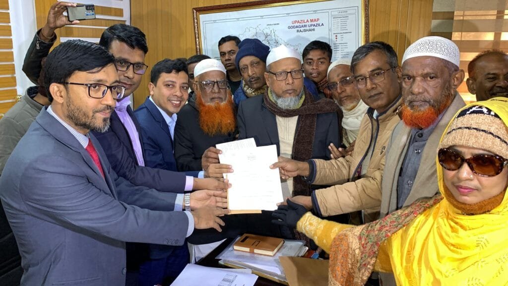 রাজশাহী-১ আসনে বিএনপি প্রার্থীর মনোনয়নপত্র উত্তোলন