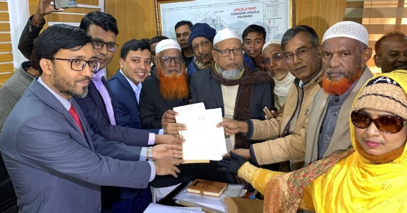 রাজশাহী-১ আসনে বিএনপি প্রার্থীর মনোনয়নপত্র উত্তোলন