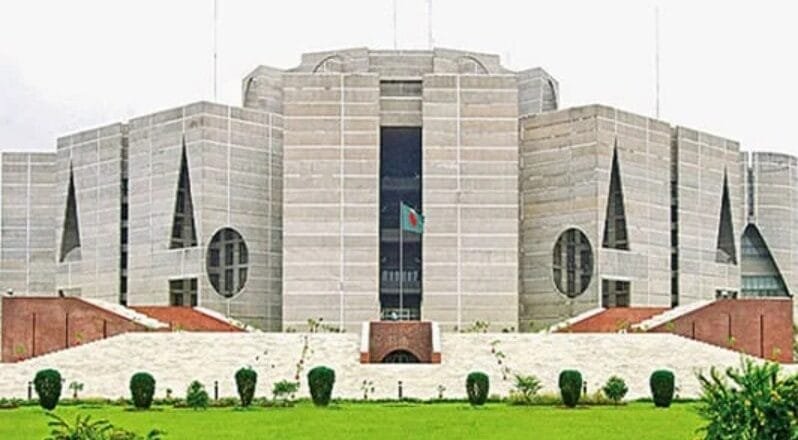 খুলনার ৬ আসনে ৮ দলের ৩৩ প্রার্থীর মনোনয়নপত্র সংগ্রহ