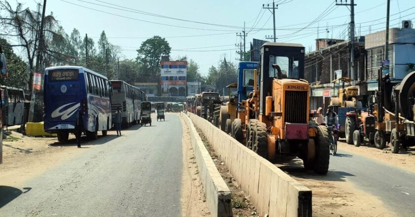 অবশেষে পুলিশ দখলমুক্ত করলো নওগাঁর জনগুরুত্বপূর্ণ জেলখানা সড়ক