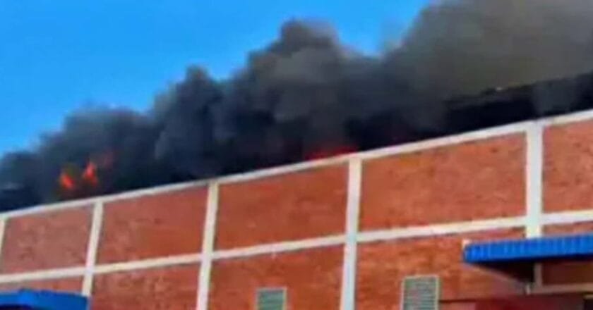 মানিকগঞ্জে বিআইডব্লিউটিএ’র নবনির্মিত গোডাউনে আগুন