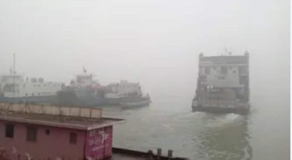 ২০ ঘণ্টা পর পাটুরিয়া-দৌলতদিয়া নৌরুটে ফেরি চলাচল স্বাভাবিক