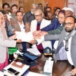 রাজশাহী-১ আসনে হাজারো নেতা-কর্মী নিয়ে মনোনয়নপত্র জমা দিলেন শরীফ উদ্দীন