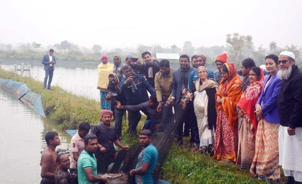 পরিকল্পিত চাষে গলদা–বাগদা চিংড়ির উৎপাদন বাড়াতে হবে: উপদেষ্টা ফরিদা