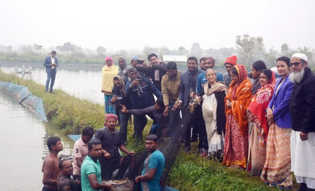 পরিকল্পিত চাষে গলদা–বাগদা চিংড়ির উৎপাদন বাড়াতে হবে: উপদেষ্টা ফরিদা