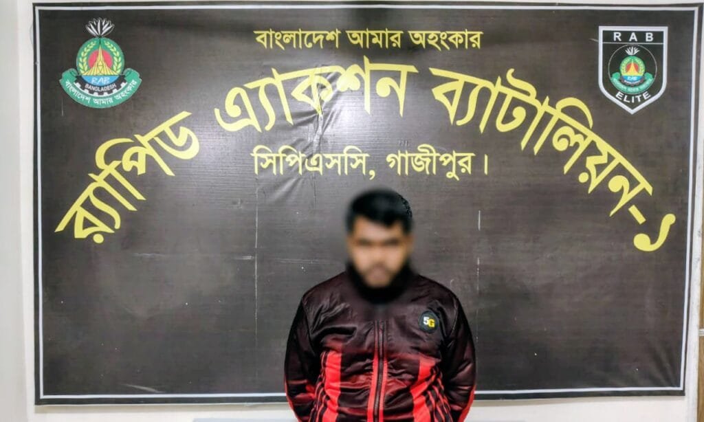 চলন্ত বাস থেকে ফেলে যাত্রীকে হত্যার ঘটনায় মূল আসামি চালক গ্রেফতার