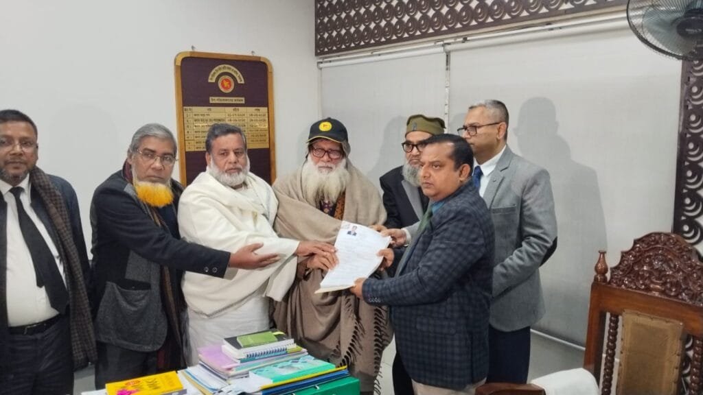 সিরাজগঞ্জ-৫ আসনে আমিরুল ইসলাম খান আলীমের পক্ষে মনোনয়নপত্র জমা