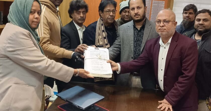 রাজশাহী-১ আসনে স্বতন্ত্র প্রার্থী হিসেবে মনোনয়নপত্র জমা দিলেন সুলতানুল ইসলাম