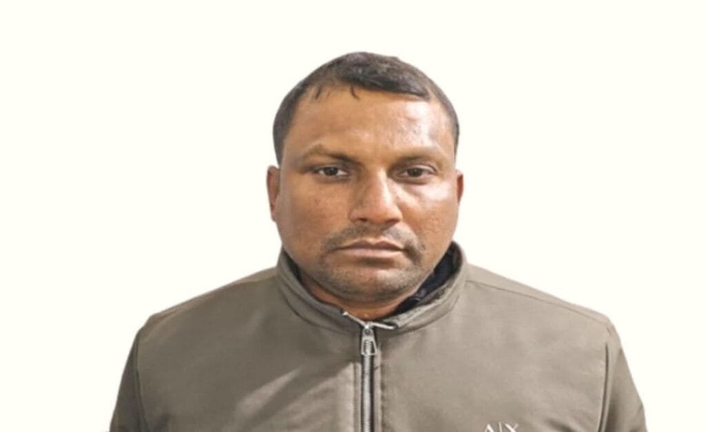 মানিকগঞ্জে ছালেক হোসেন নামে নিষিদ্ধ আ. লীগ নেতা গ্রেফতার