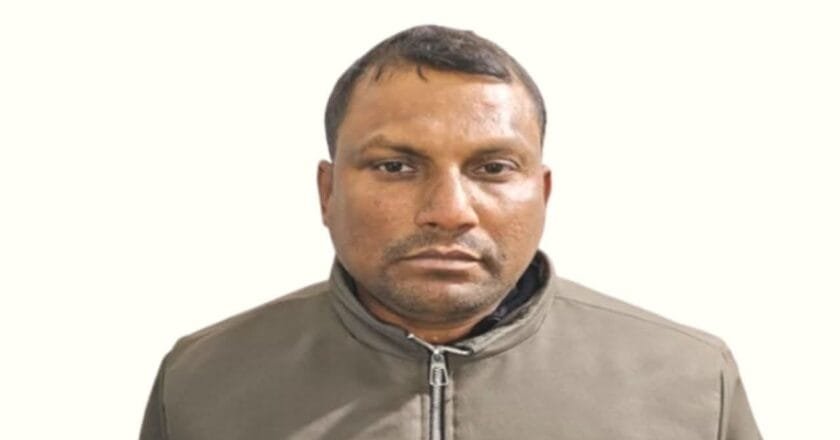 মানিকগঞ্জে ছালেক হোসেন নামে নিষিদ্ধ আ. লীগ নেতা গ্রেফতার