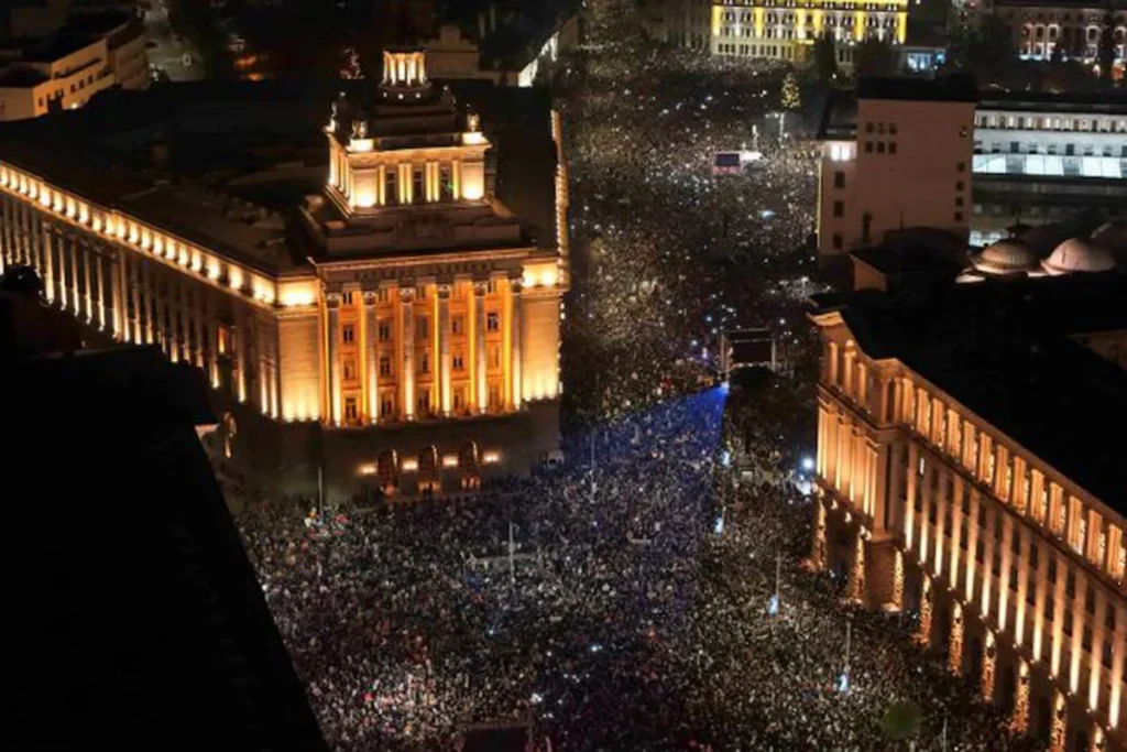 সরকারের পদত্যাগ দাবিতে উত্তাল বুলগেরিয়া