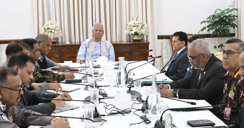 যেকোনো মূল্যে আইনশৃঙ্খলা পরিস্থিতি স্বাভাবিক রাখতে প্রধান উপদেষ্টার নির্দেশ