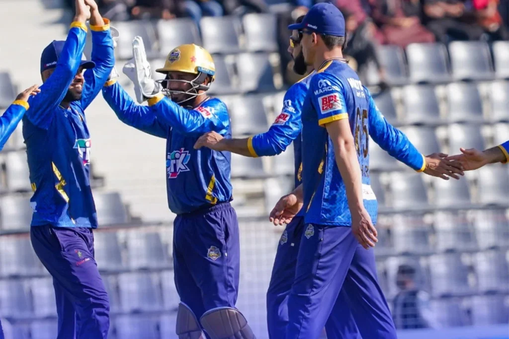 বিপিএলের অভিষেক ম্যাচেই চনমনে ঢাকা: রাজশাহীকে হারিয়ে উড়ন্ত সূচনা