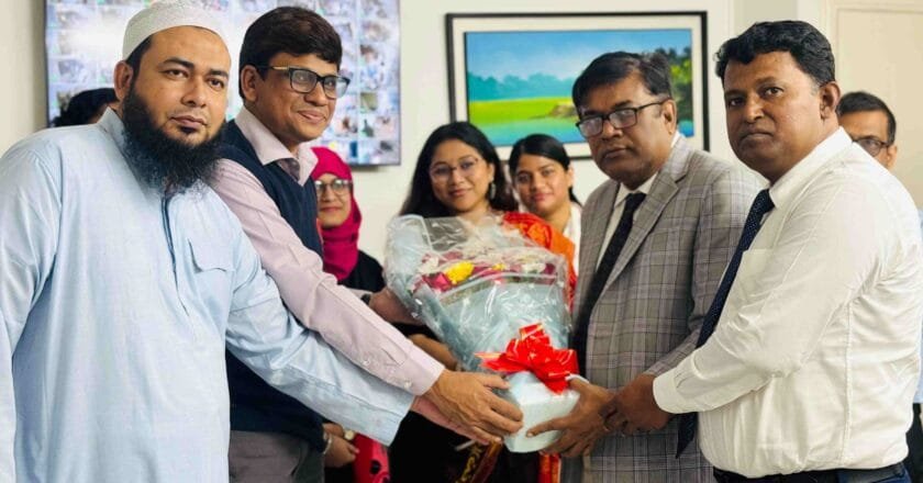 বুয়েটের খ্যাতনামা অধ্যাপক আশিকুর রহমানের প্রেসিডেন্সি ইউনিভার্সিটিতে অ্যাডজাঙ্কট ফ্যাকাল্টি হিসাবে যোগদান