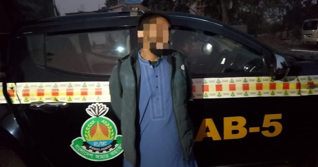 র‍্যাবের নাম ভাঙিয়ে সাইবার প্রতারণা: শীতবস্ত্র বিতরণের কথা বলে অর্থ আত্মসাৎ চক্রের মূলহোতা গ্রেপ্তার