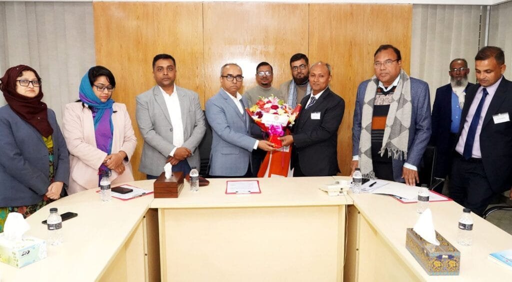 খুলনায় নবীন বিসিএস কর্মকর্তাদের ওরিয়েন্টেশন: জনসেবায় ব্রতী হওয়ার আহ্বান