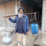 খেজুরের রসে জীবিকা নির্বাহ করছেন গাছি আব্দুল মান্নান