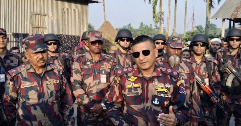 ফের ফুলবাড়ী সীমান্তে বিএসএফের সড়ক নির্মাণের চেষ্টা, ব্যাটালিয়ন কমান্ডার পর্যায়ে পতাকা বৈঠক