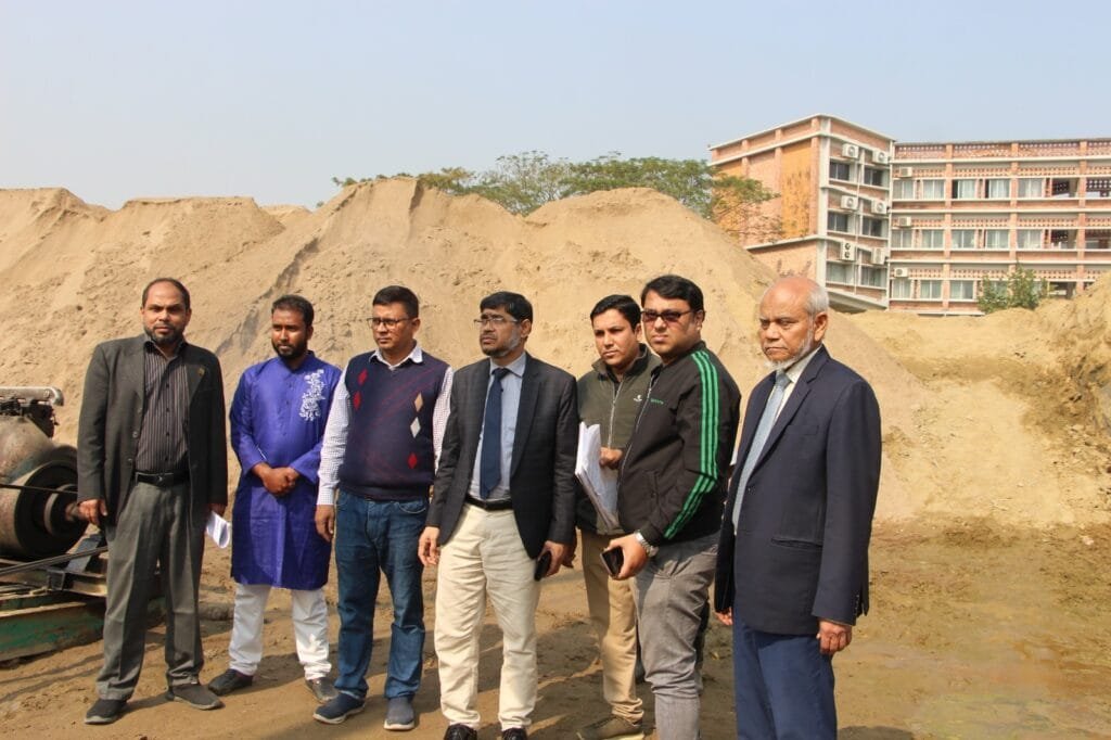 লিডিং ইউনিভার্সিটির তৃতীয় একাডেমিক ভবনের নির্মাণ কাজ পরিদর্শন করেন উপাচার্য