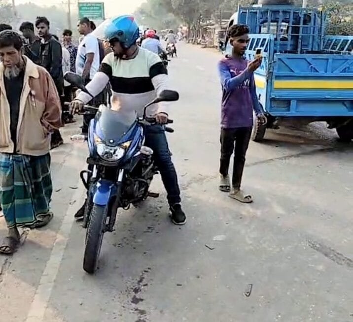 সিঙ্গাইরে সড়ক দুর্ঘটনায় এক মোটরসাইকেল আরোহী নিহত