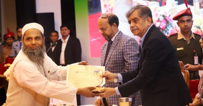 মানিকগঞ্জে জাতীয় পর্যায়ের শ্রেষ্ঠ প্রতিষ্ঠান প্রধান হলেন ইঞ্জি. ফারুক হোসেন