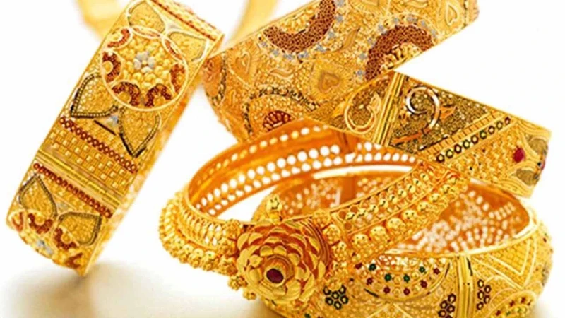 ইতিহাসের সব রেকর্ড ভেঙে স্বর্ণের ভরি ২ লাখ ৬২ হাজার টাকা ছাড়াল