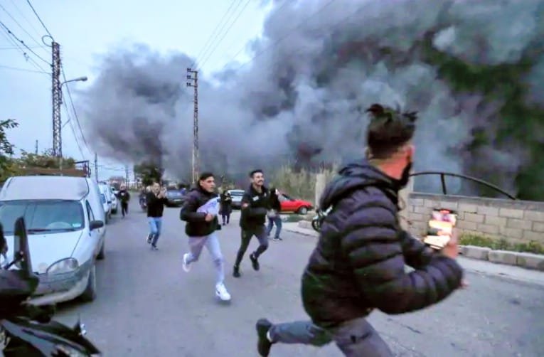 সিরিয়া-লেবানন সীমান্তের ৪টি ক্রসিংয়ে ইসরায়েলের বোমা হামলা, নিহত ২