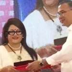 গুণীজনদের হাতে একুশে পদক তুলে দিলেন প্রধানমন্ত্রী