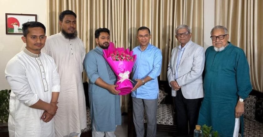 নাহিদ ইসলামের বাসায় তারেক রহমান: রাজনীতিতে সৌহার্দ্যের নতুন বার্তা