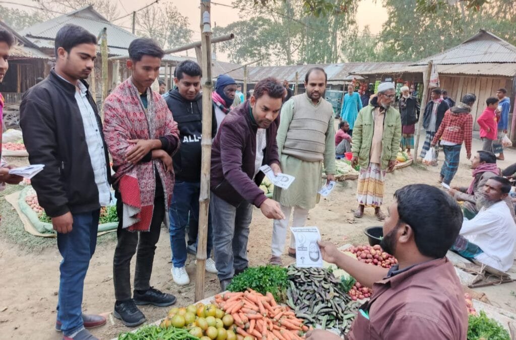 রানা’র বিজয় নিশ্চিত করতে হাট-বাজারে প্রচারণায় ছাত্রদল নেতা টুকু