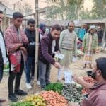 রানা’র বিজয় নিশ্চিত করতে হাট-বাজারে প্রচারণায় ছাত্রদল নেতা টুকু