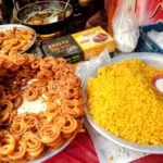 ঐতিহ্য আর স্বাদের মেলবন্ধনে বেলকুচিতে জমে উঠেছে ইফতার বাজার