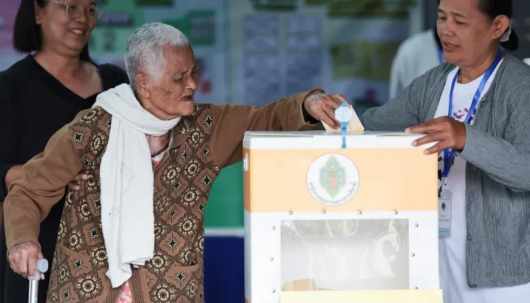 থাইল্যান্ডে সাধারণ নির্বাচনের ভোটগ্রহণ শুরু: ক্ষমতার লড়াইয়ে সংস্কারপন্থী ও রক্ষণশীলরা